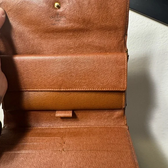 Louis Vuitton Monogram Wallet - Picture 3 of 6